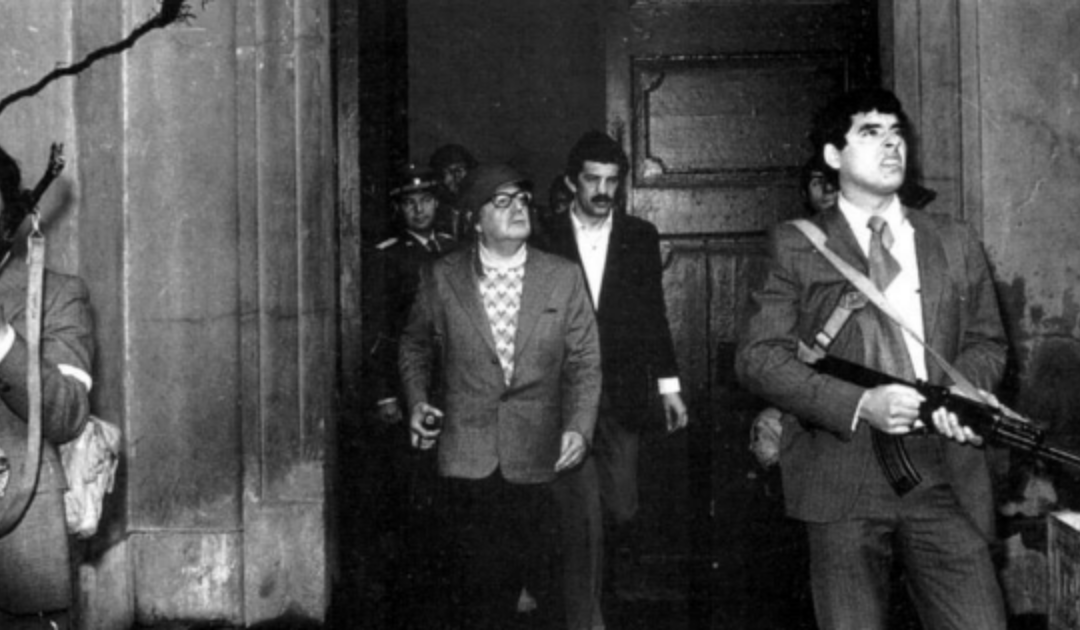 Familiares de víctimas del GAP en La Moneda en 1973 acusan al PS de abandono político